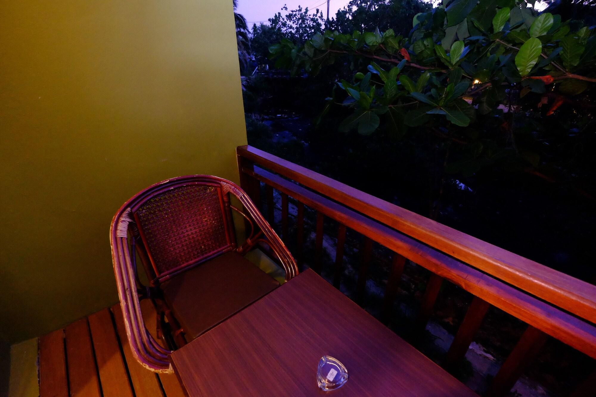 Hotel The Peace Tara House Ko Lanta Esterno foto