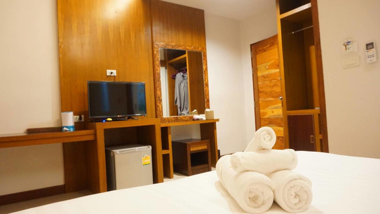 Hotel The Peace Tara House Ko Lanta Esterno foto