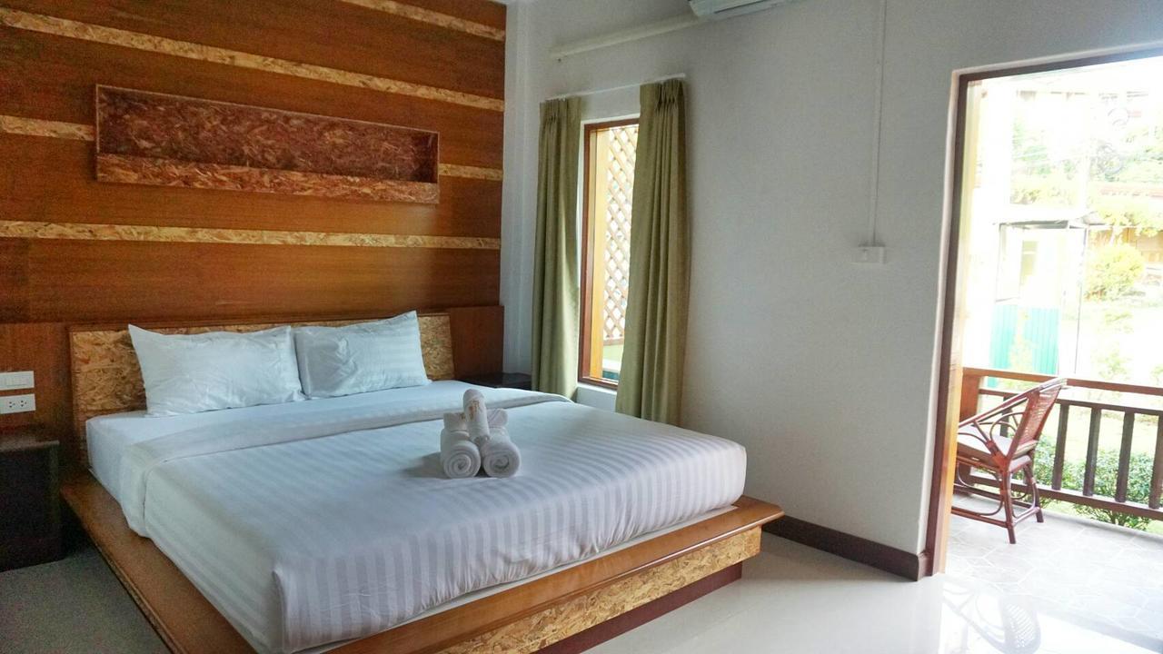 Hotel The Peace Tara House Ko Lanta Esterno foto