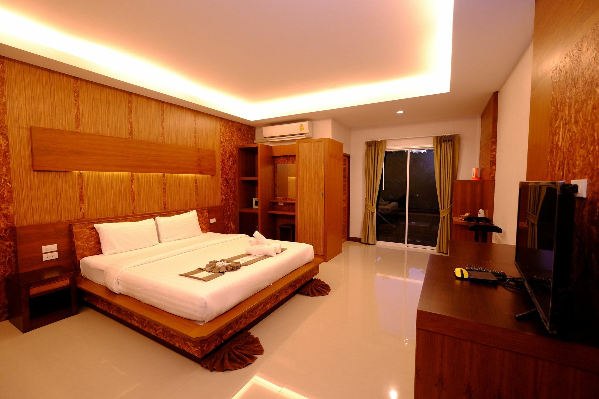 Hotel The Peace Tara House Ko Lanta Esterno foto